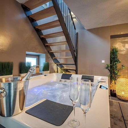 50 Nuances D'Amour - Jacuzzi / Massage / Cinema Moirans Extérieur photo