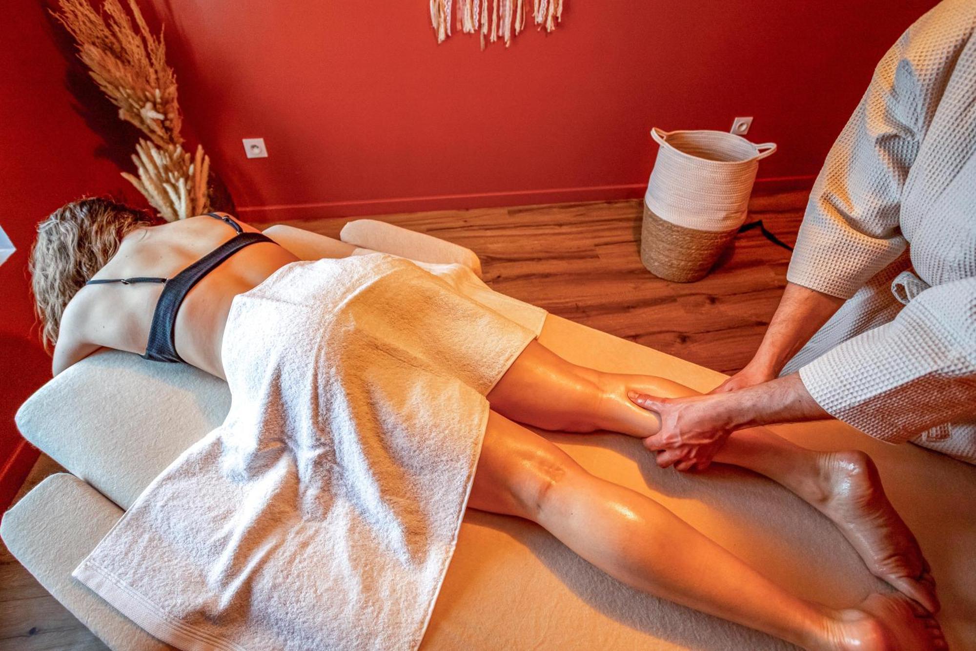 50 Nuances D'Amour - Jacuzzi / Massage / Cinema Moirans Extérieur photo